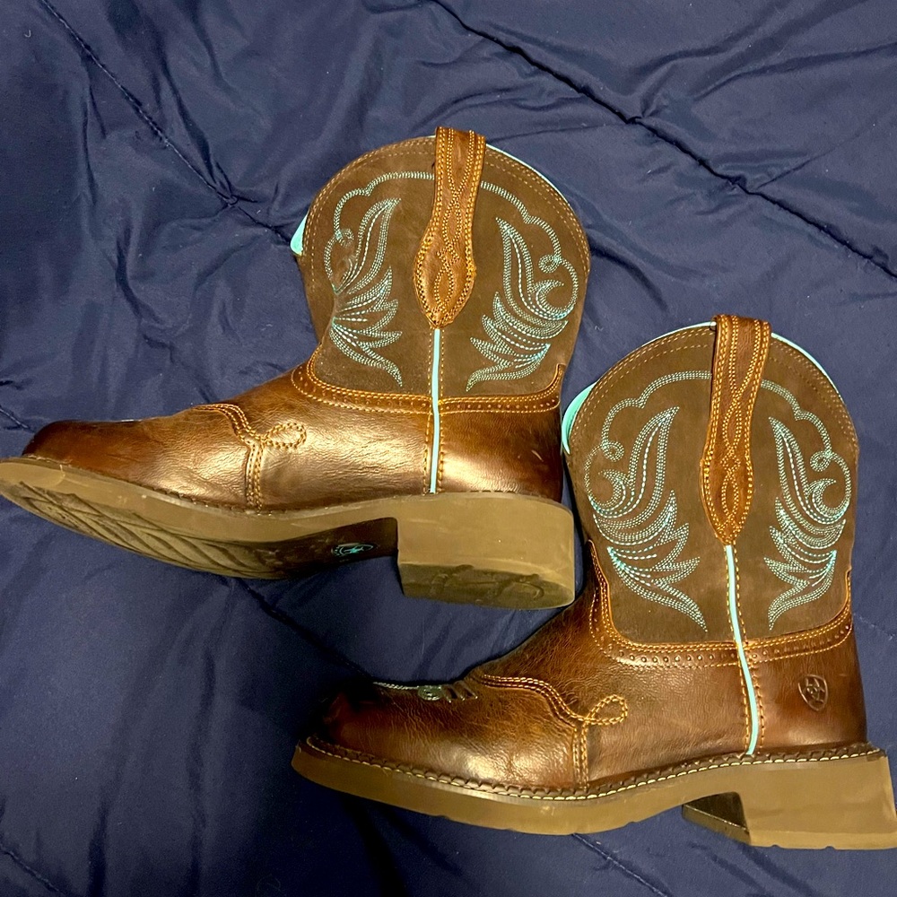 Women’s ariat boots